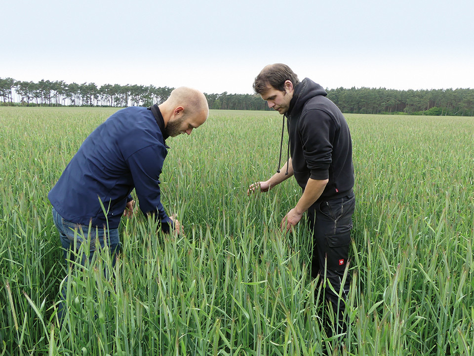 Productmanager Daniel Husmann with Lars Meinecke